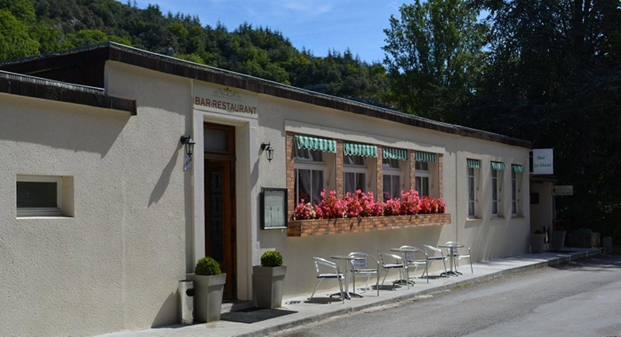 Hotel Restaurant Les Falaises Bouziès Exteriér fotografie